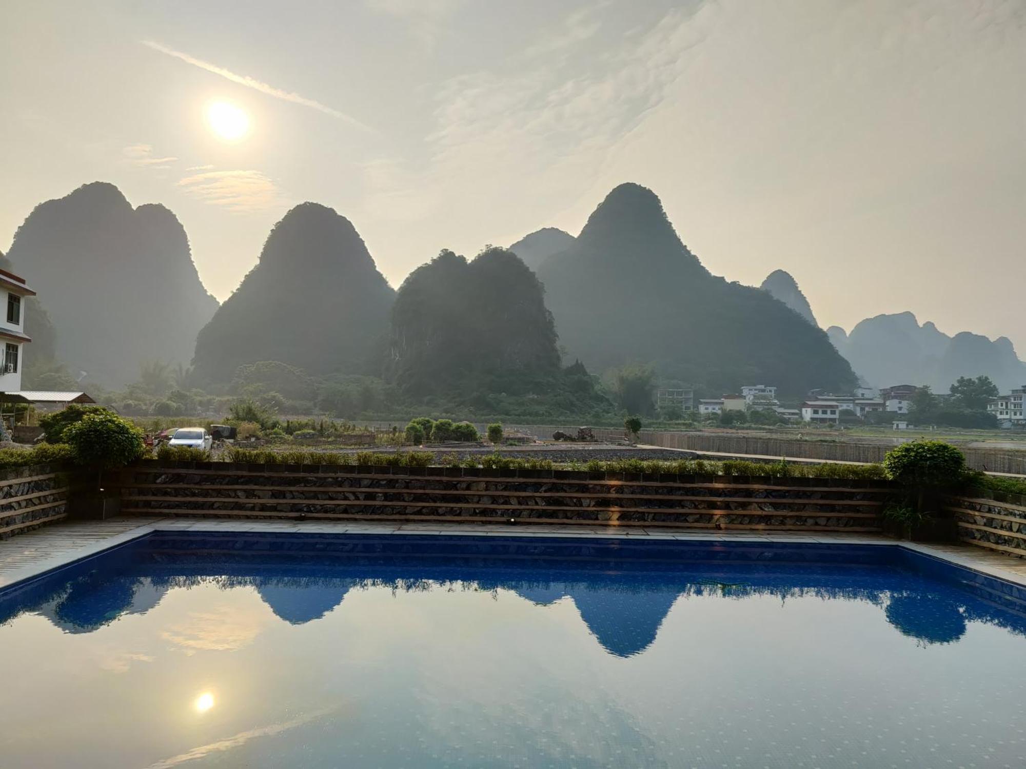Yangshuo Tea Cozy--One Way Free Pick Up From Airport Or Ts 4 Nights Guest House Екстериор снимка