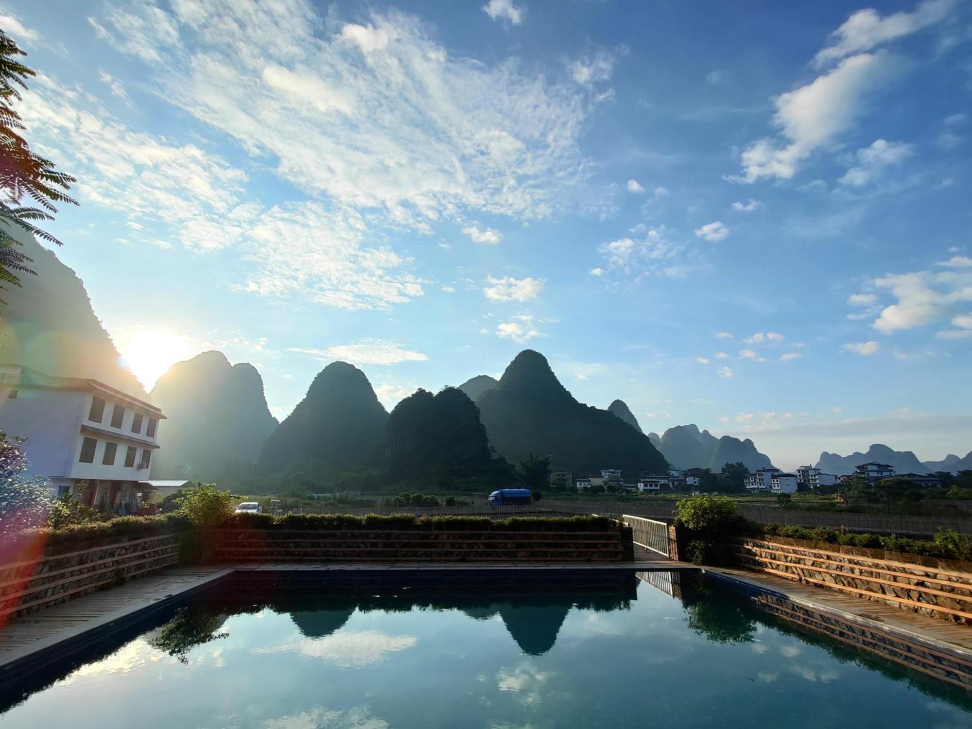 Yangshuo Tea Cozy--One Way Free Pick Up From Airport Or Ts 4 Nights Guest House Екстериор снимка